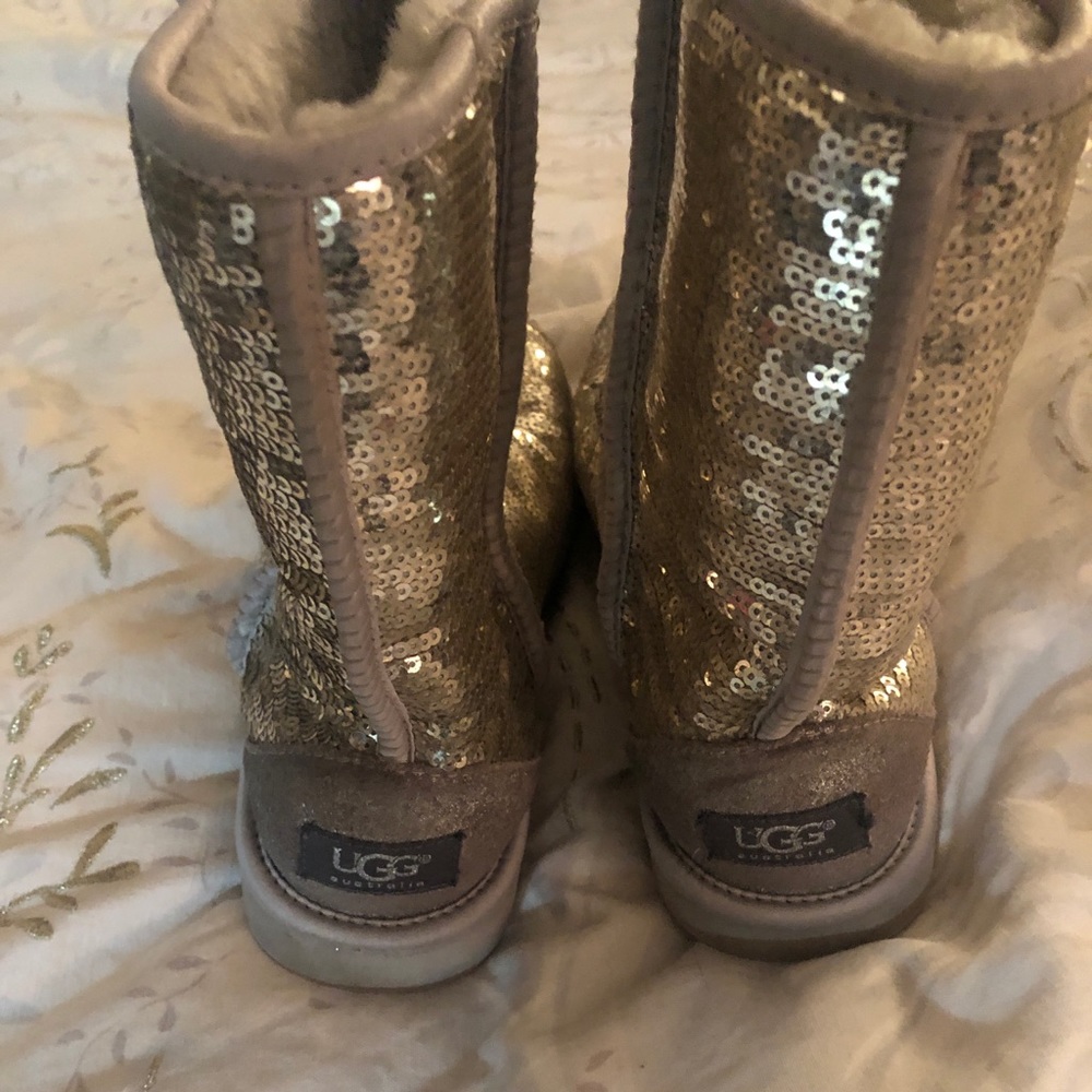 EUC glitter UGGS 9